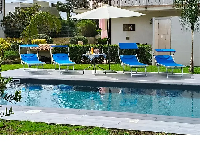 Daniela E Rebecca Сasa de vacaciones Fontane Bianche