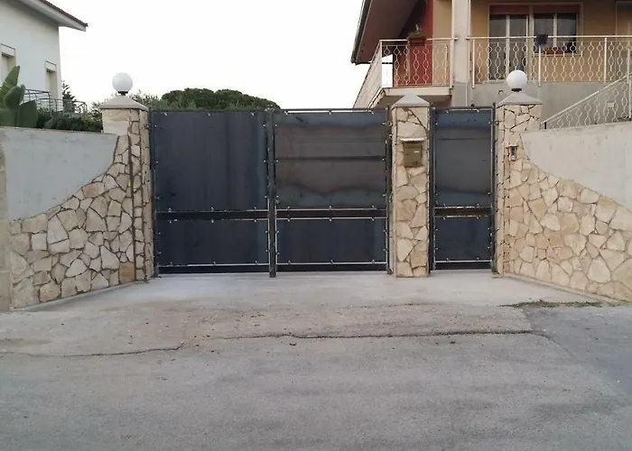 Daniela E Rebecca Сasa de vacaciones Fontane Bianche